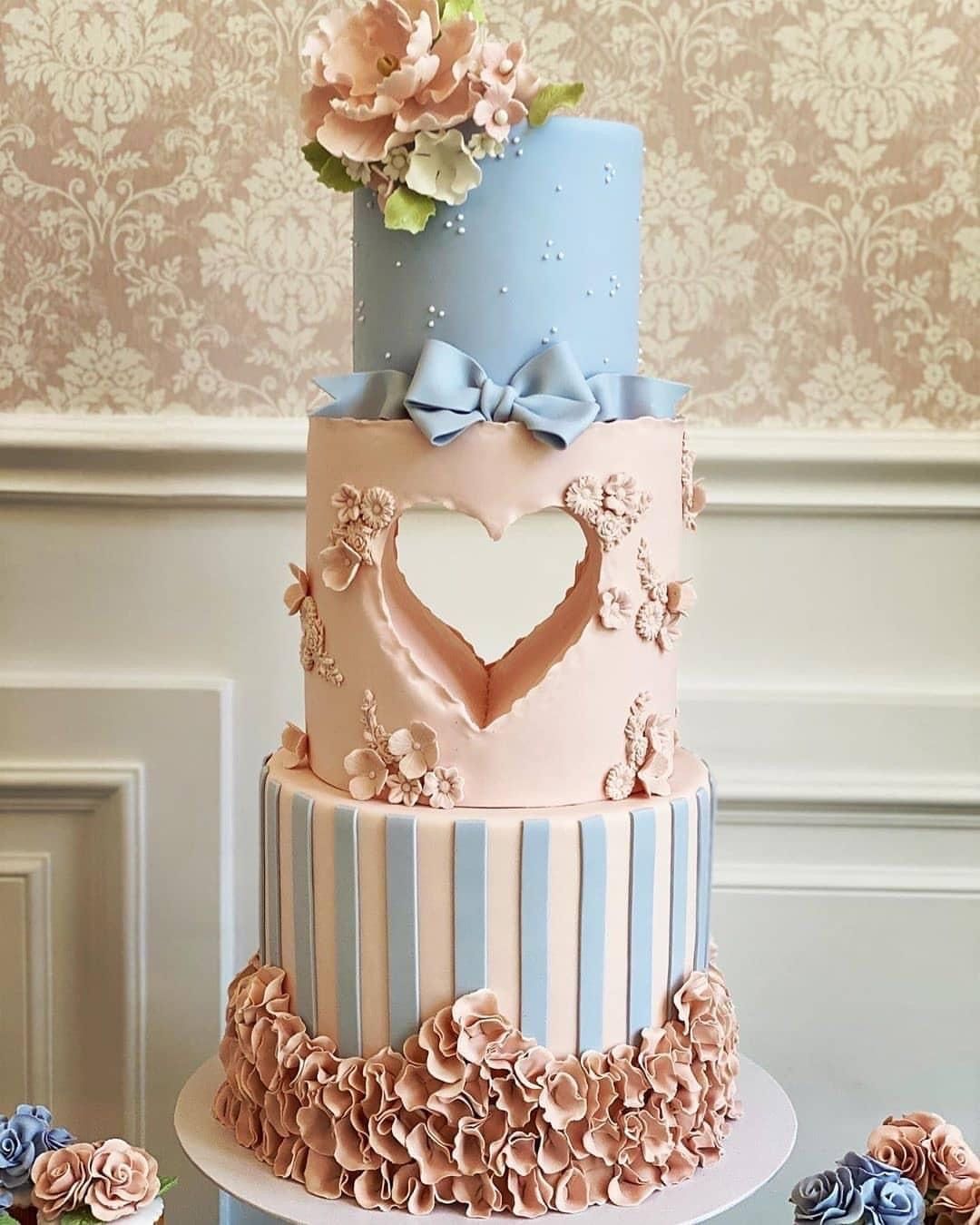 Carved Cakes 4 layers